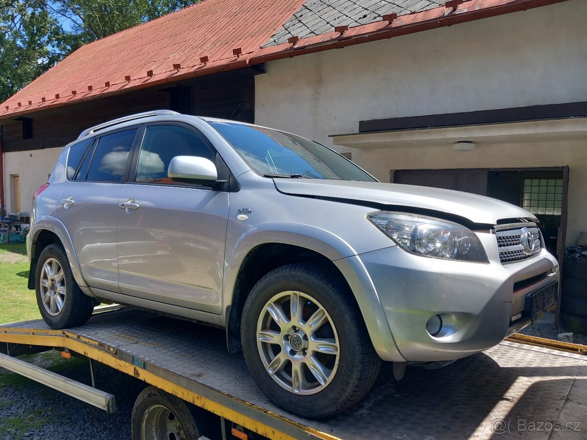 NÁHRADNÍ DÍLY - Toyota Rav4