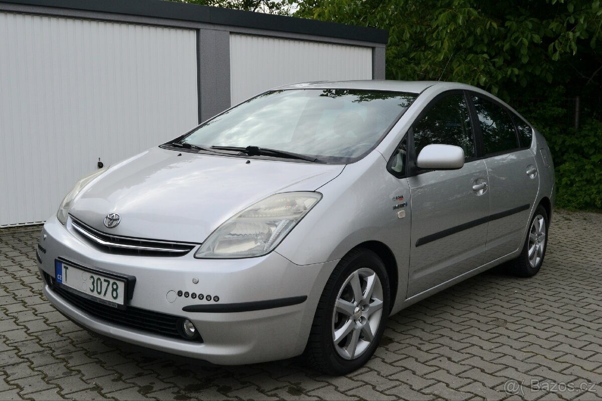 TOYOTA PRIUS 1.5 VVT-i 57kw Hybrid automat rok 2007