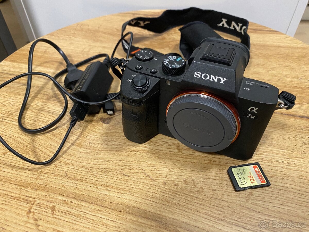 Sony AIII (možnost + objektiv)