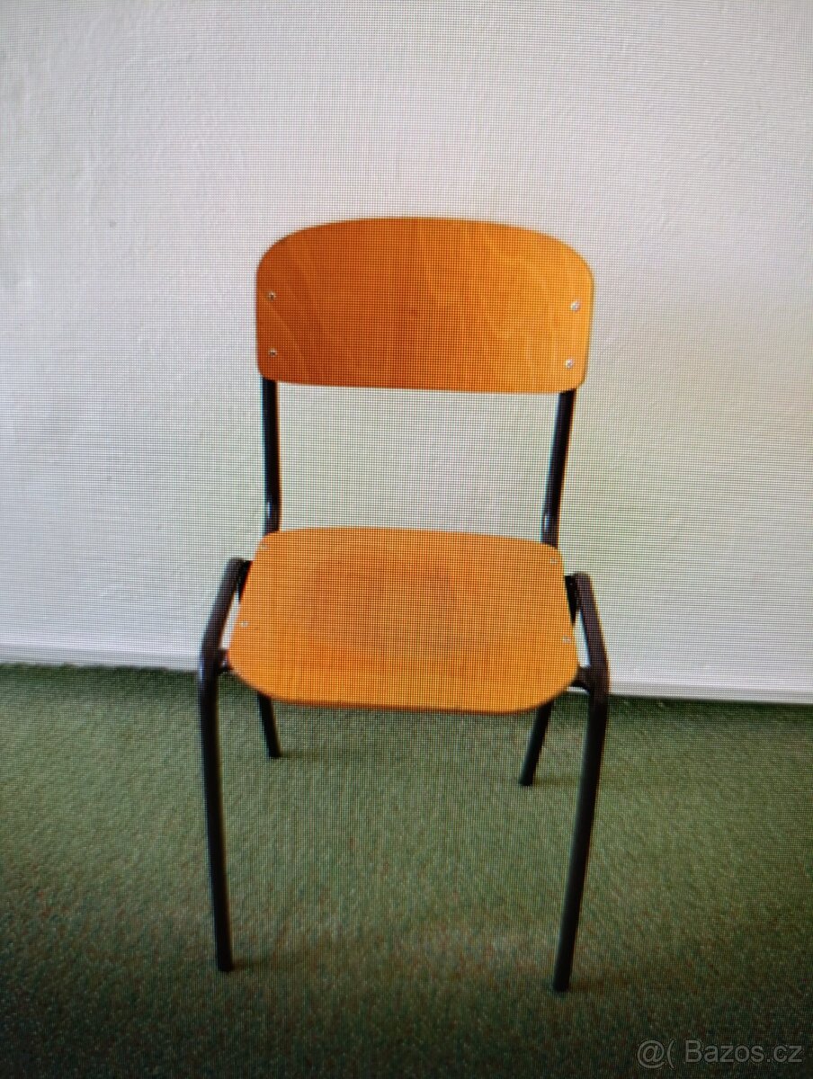 Školní stohovatelná židle