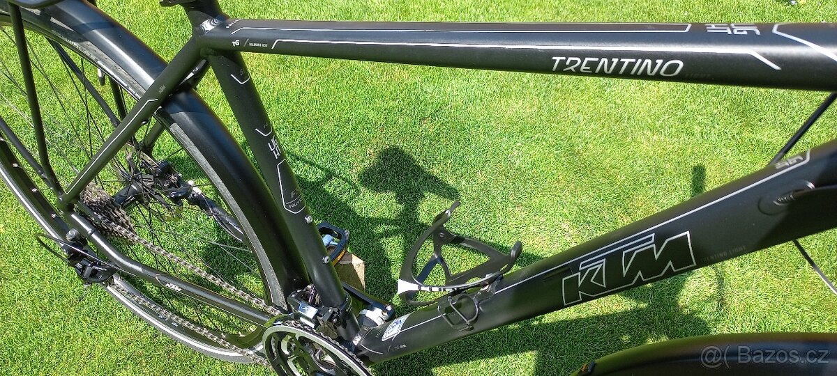 Prodám pánské trekingové kolo KTM