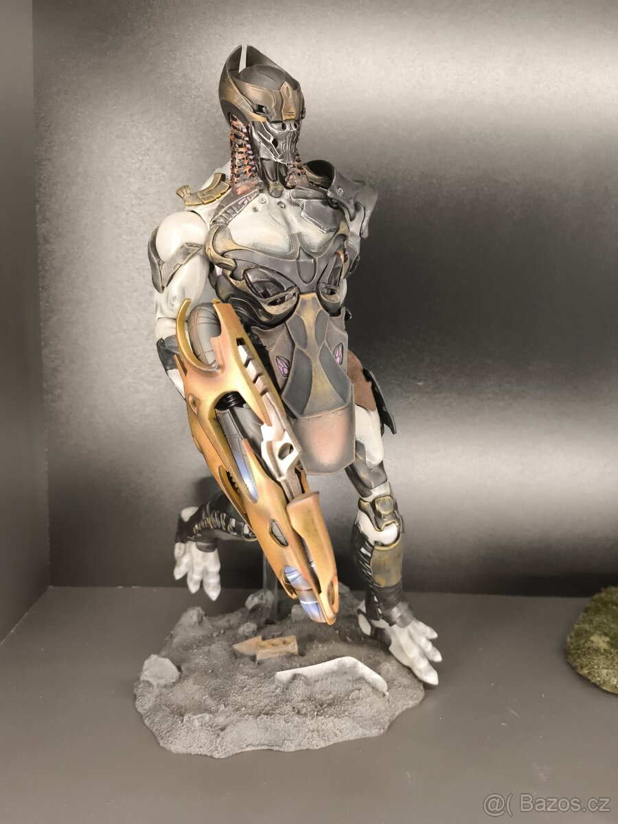 Hot toys