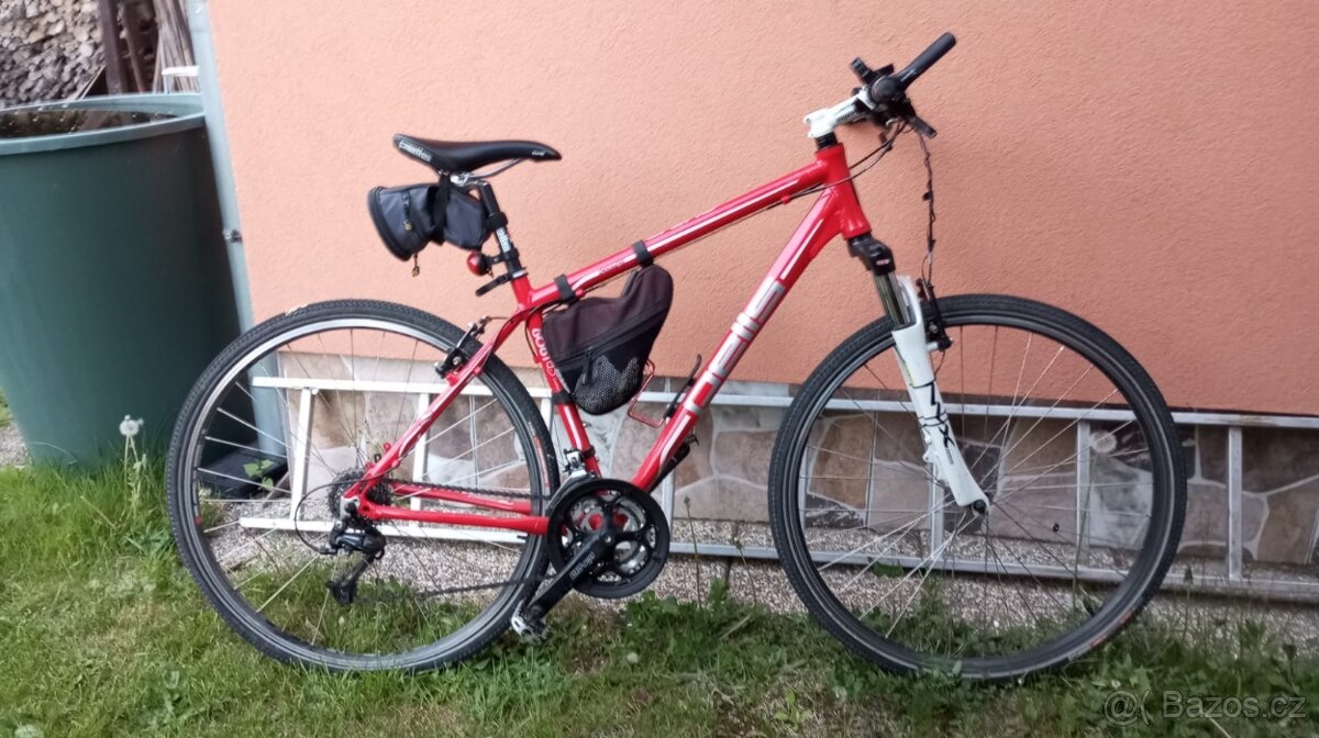 Trekingové kolo Pells