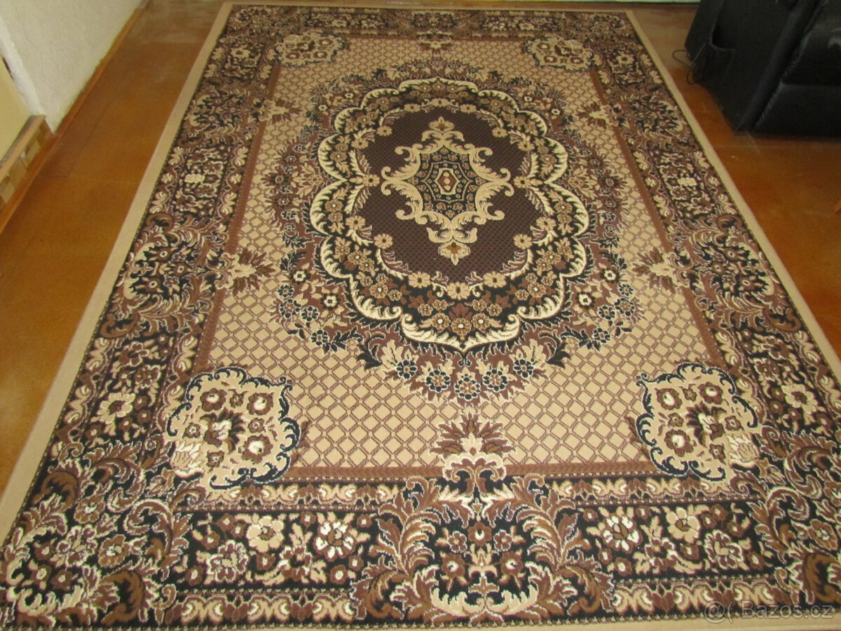 Koberec 220cm x 300cm
