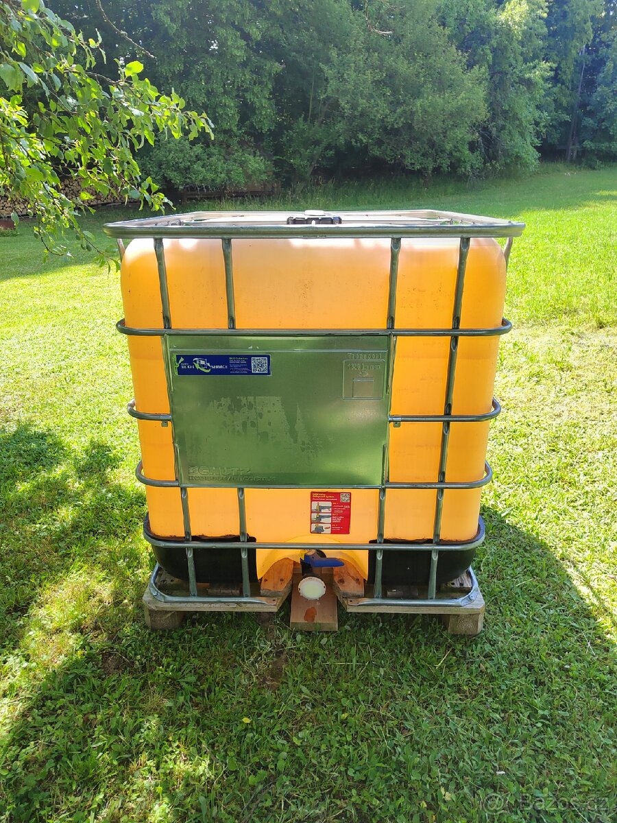 Nádrž 1000 L