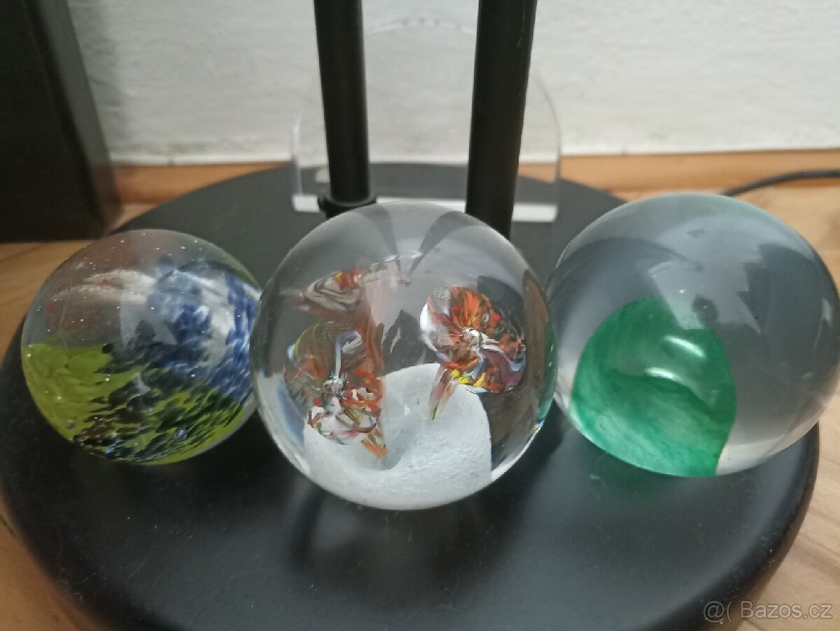 Skleněná těžitka,prostředni už neni