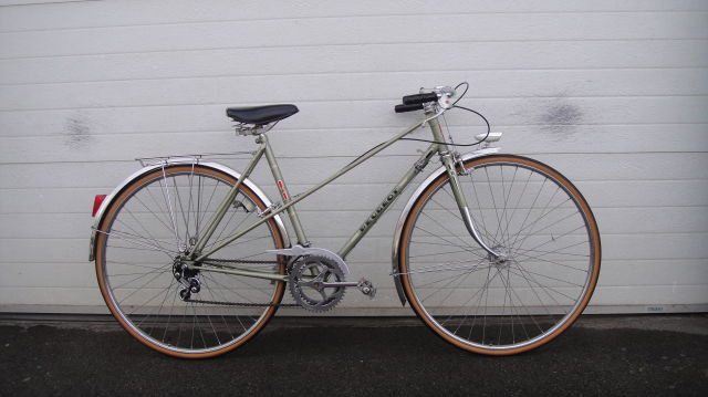 Peugeot 1975, originál, olivová metalíza