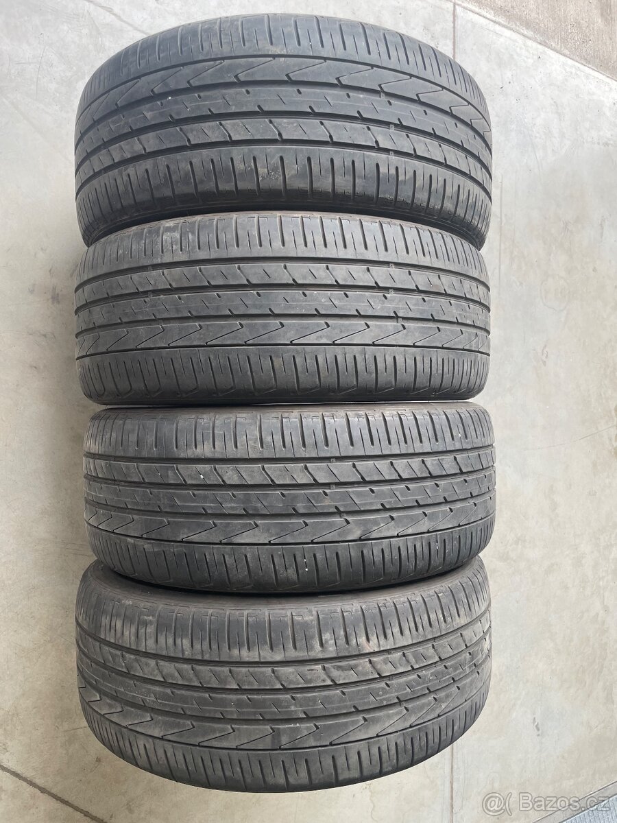 Pneu letní 235/50/19 Hankook