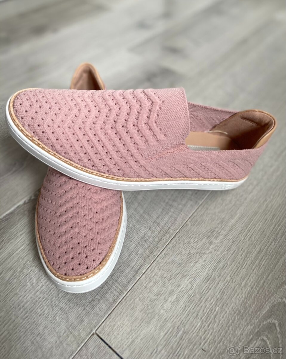 Ugg slip on Sammy Chevron 40