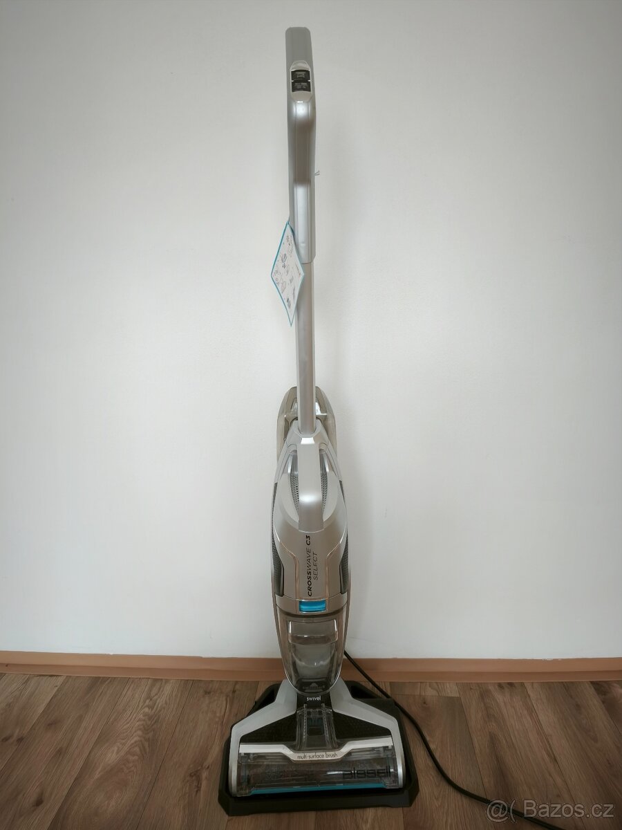 Vysavač a mop v 1.