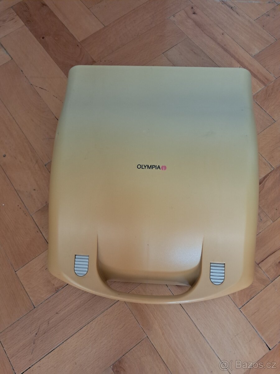Prodám mechanický psací stroj