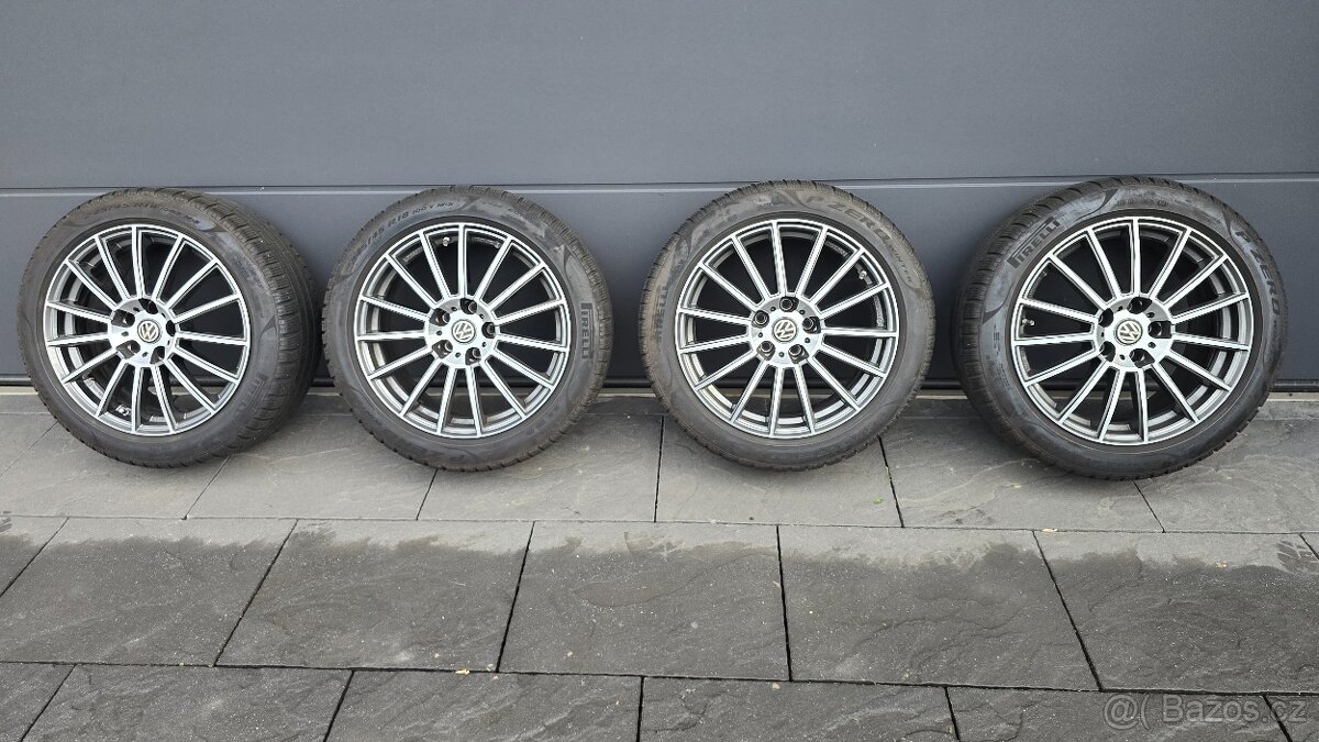 Zimní pneu Pirelli PZERO+ 245/45 R18 100V + 4x ALU 5/112.