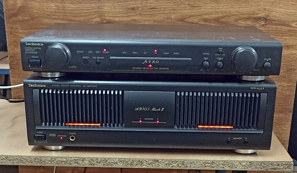 Koncový zesilovač Technics SE-A800S Mark II a SU-C800U