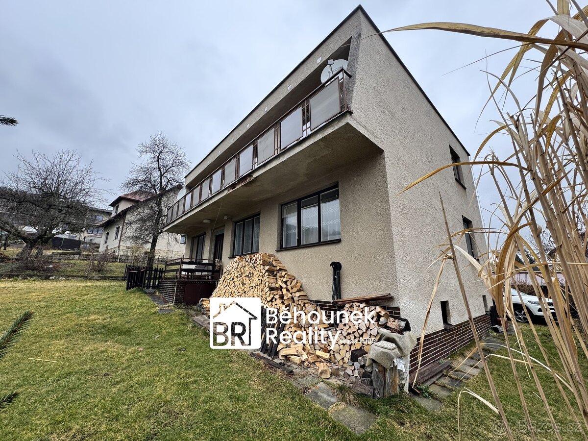 Dvougenerační RD s kanceláří, 2 x garáž, velká zahrada - Pra