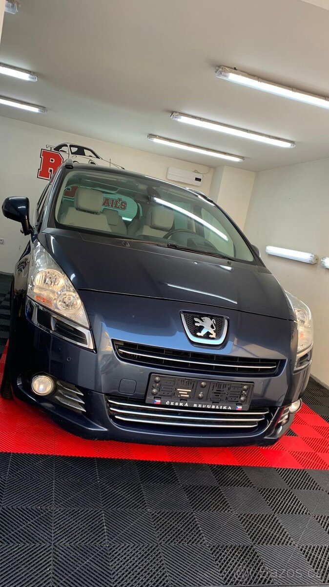 Peugeot 5008 1,6 HDI 82 kW rv. 2011