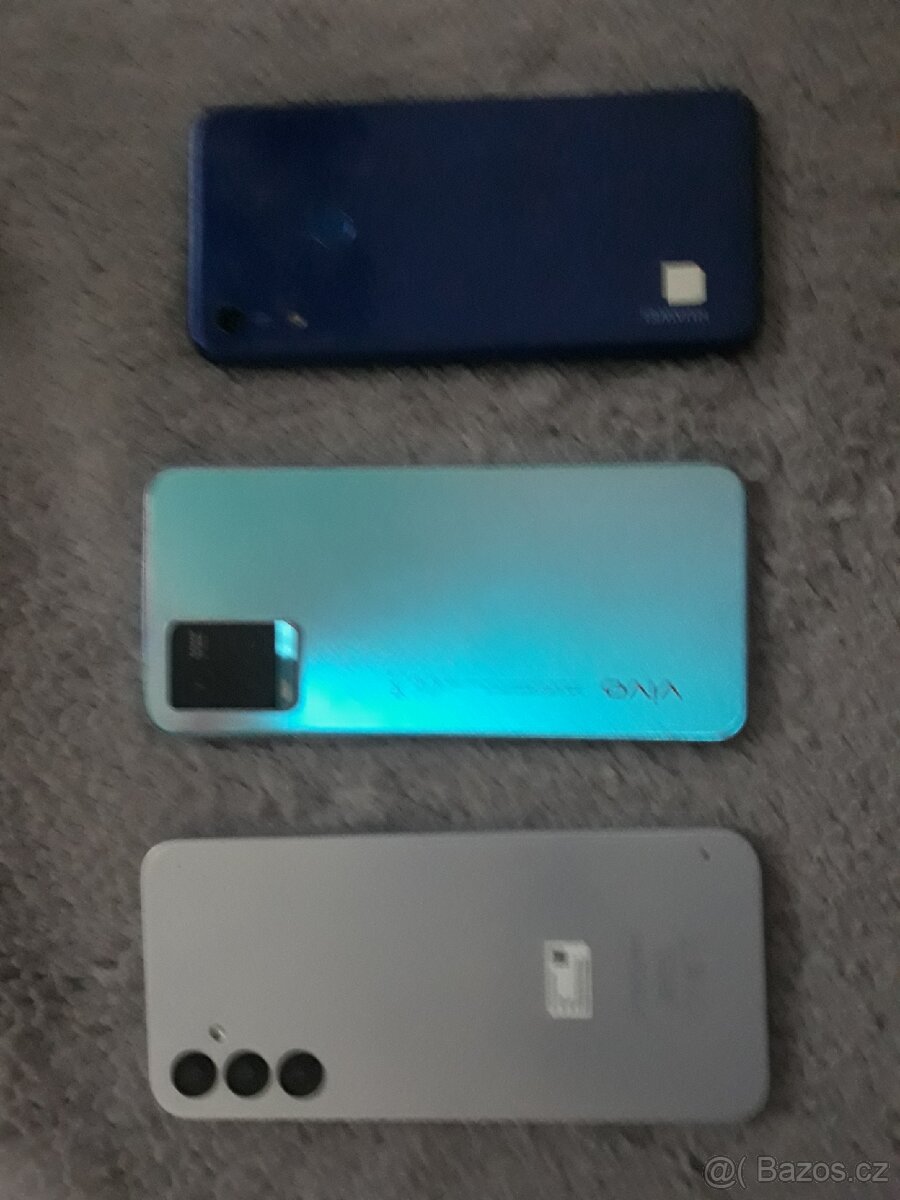 Telefony na nahradní díly