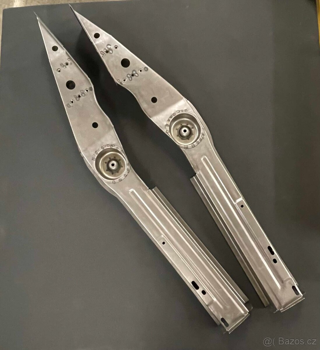 Felicia Pickup - podélný nosník podlahy kompletní NOVÝ