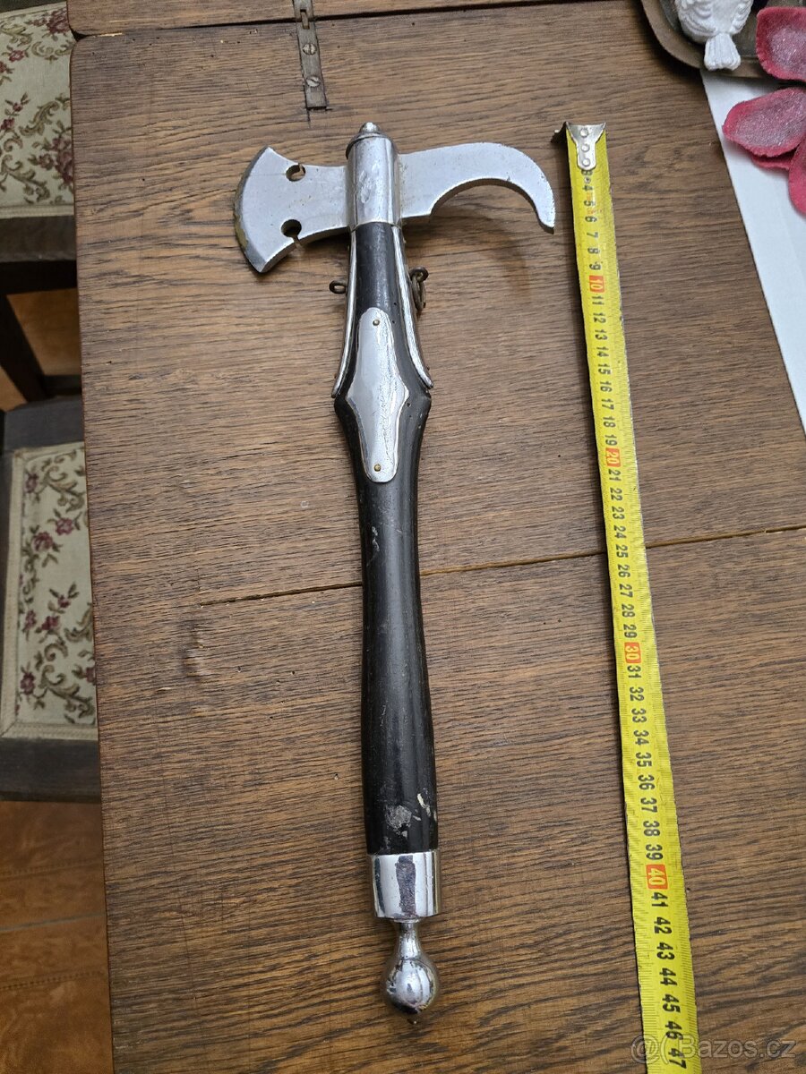 VELITELSKA HASIČSKÁ SEKERA