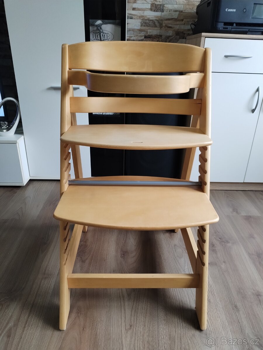 Celodřevěná polohovatelná jídelní židle pro dítě