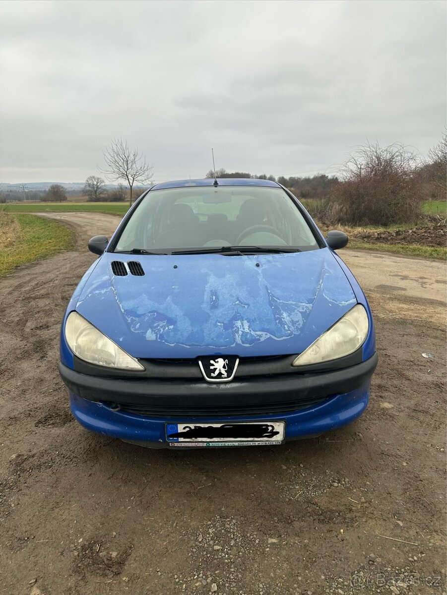 Peugeot 206 1.1 benzín