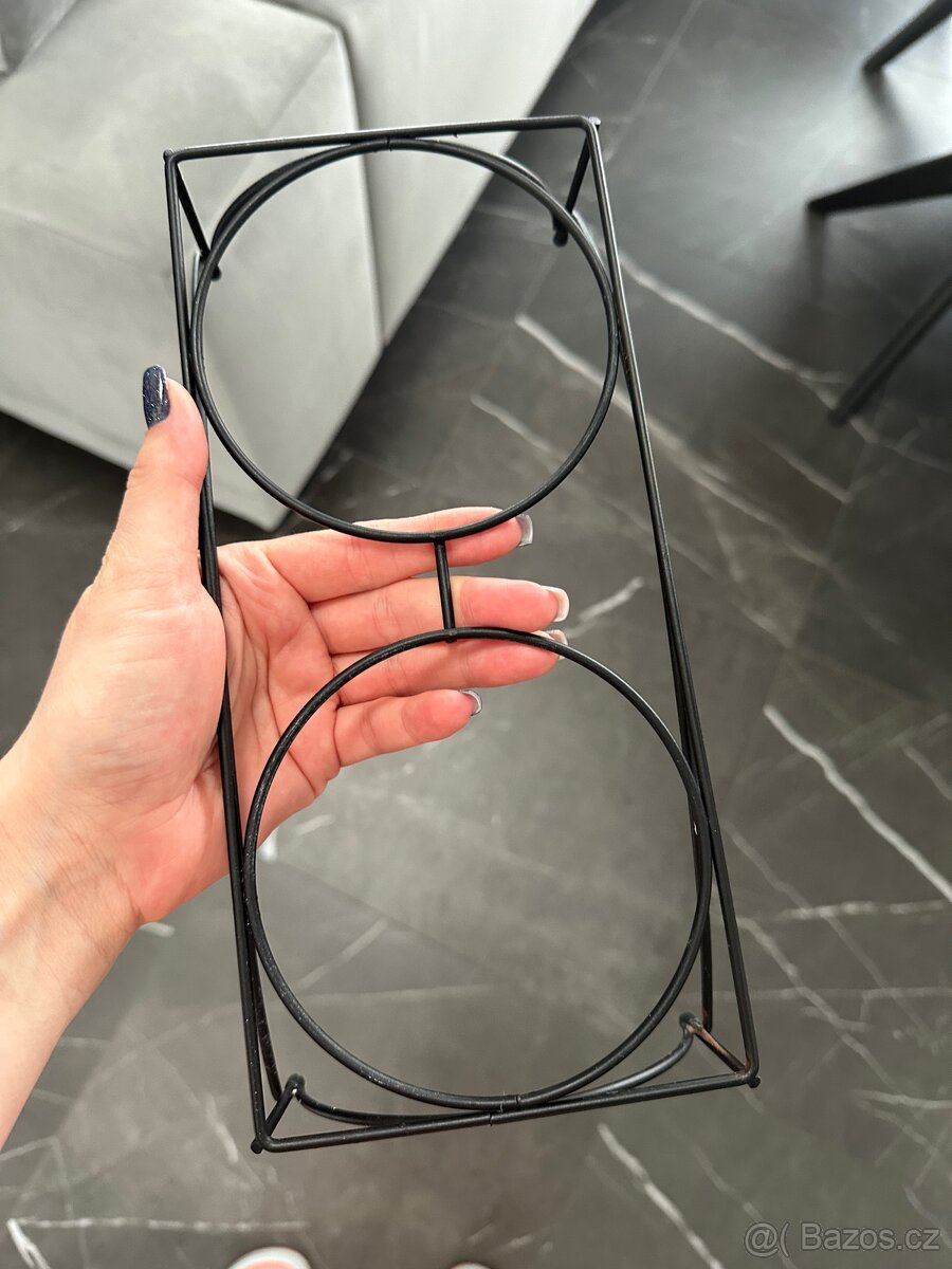 Stojánek na misky pro psa/kočku