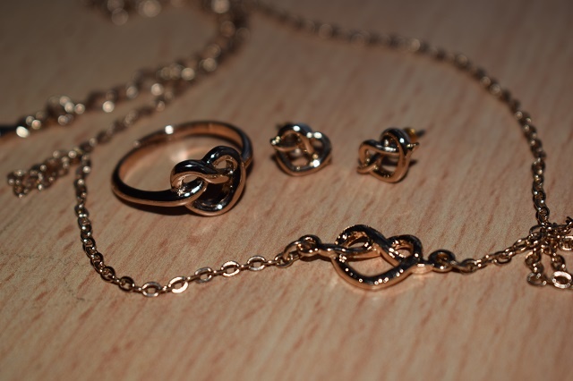 Set náušnice, náhrdelník, prsten srdce