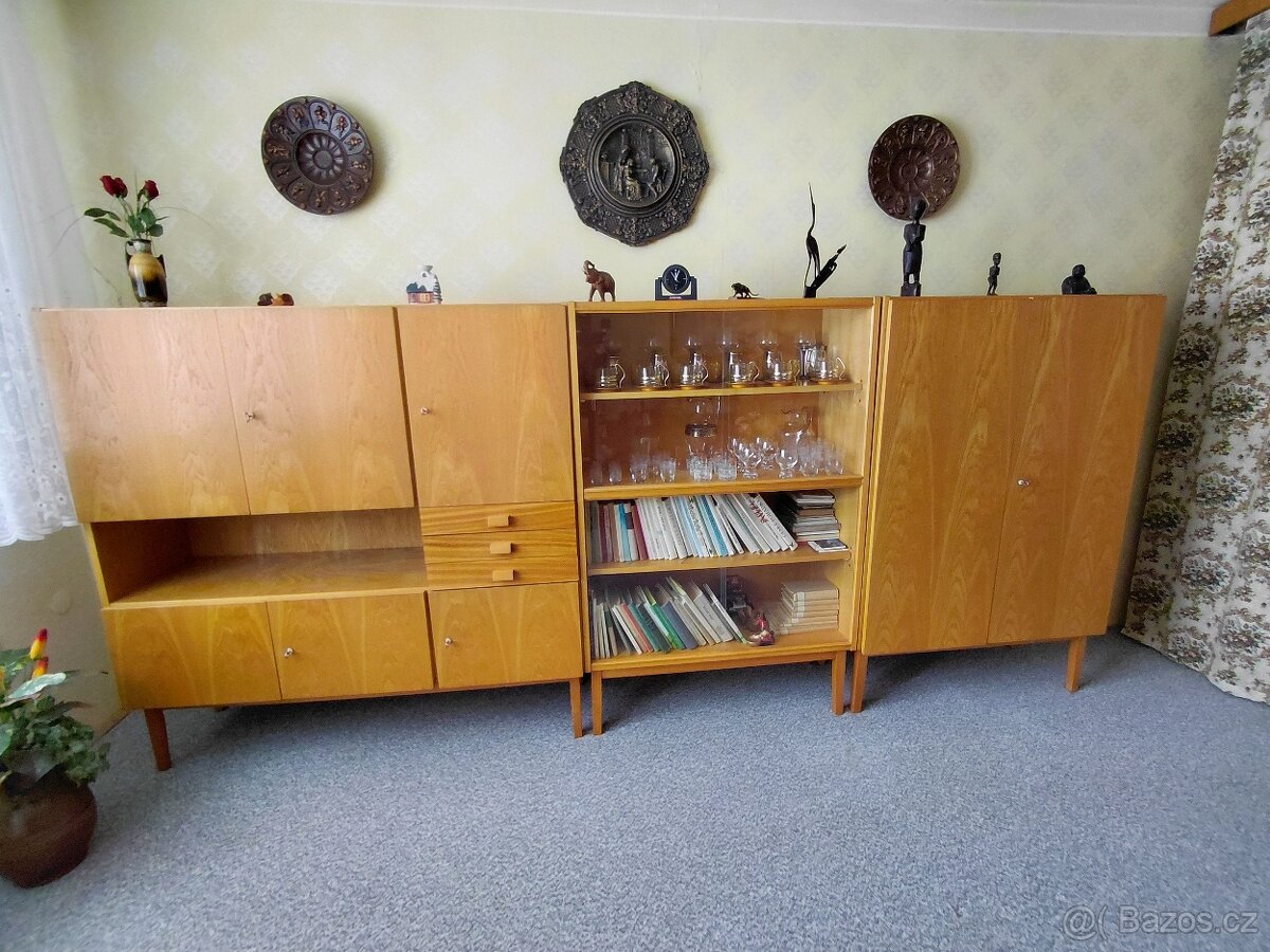 Obývací stěna se sedací soupravou