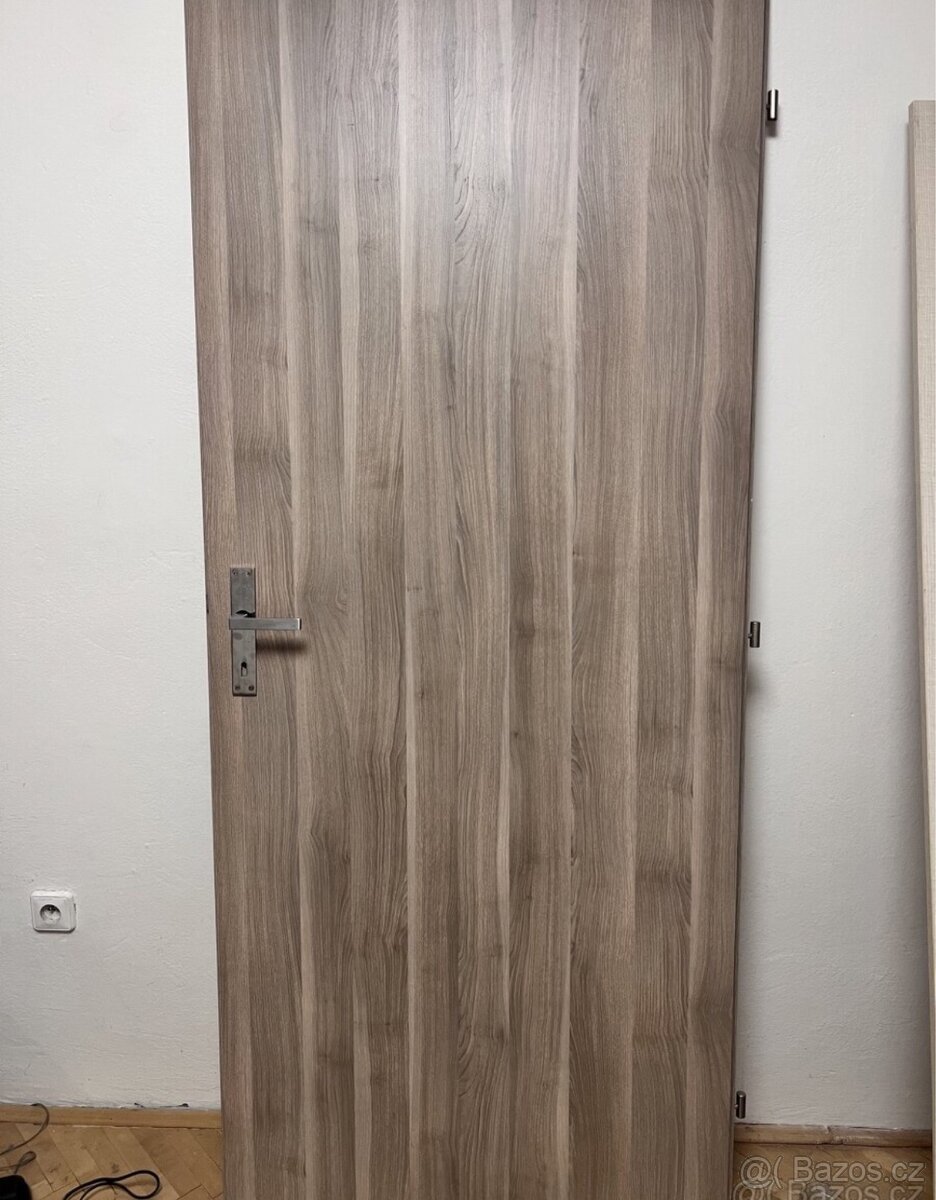 Levé Dvere porta