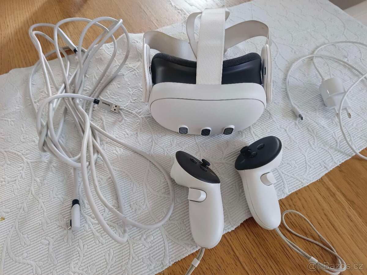 VR HEADSET - Oculus Quest 3