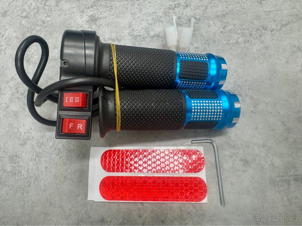 Čtyřkolka/motorka sada gripy blue/red