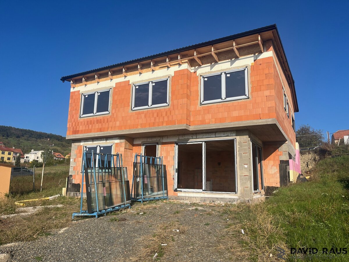 Prodej stavby rodinného domu 5+kk ( 227 m2) s garáží, Viničn
