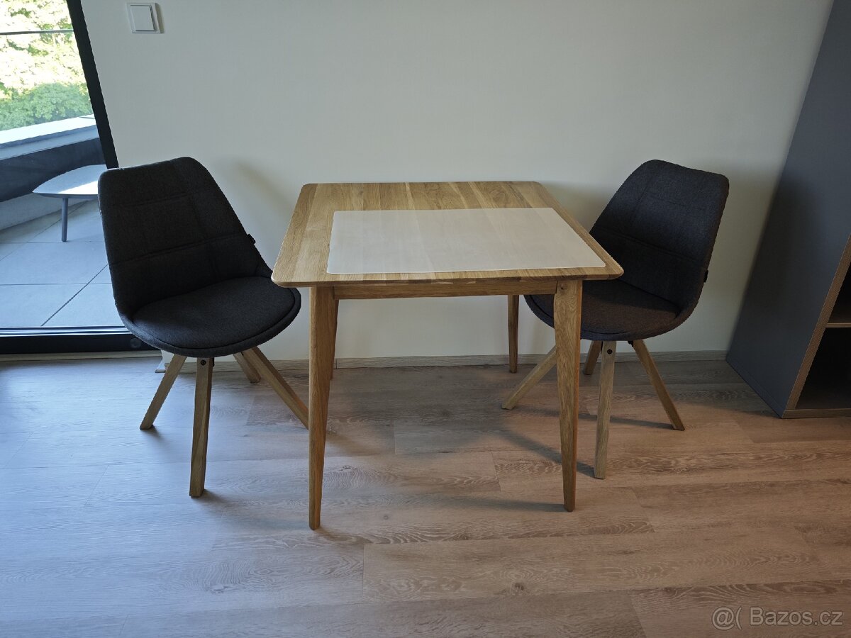 Prodám 2x židle CarryHome, barva dubu, tmavě šedá.