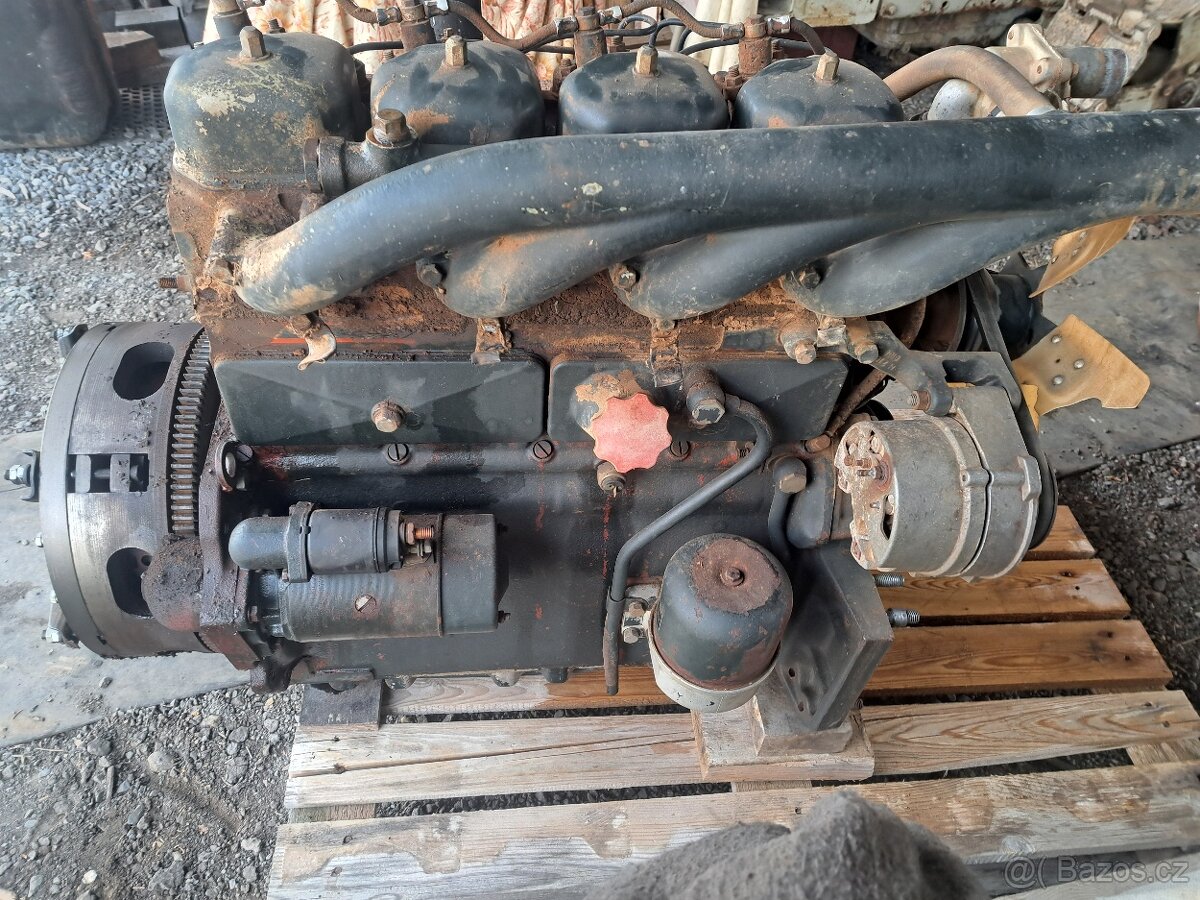 Zetor 7211. 7245. Motor