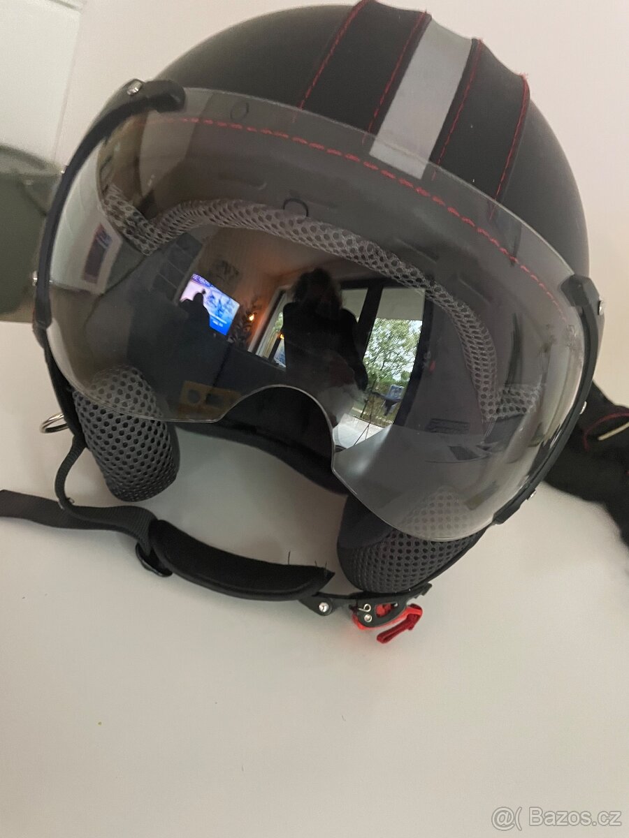 Přilba na motorku