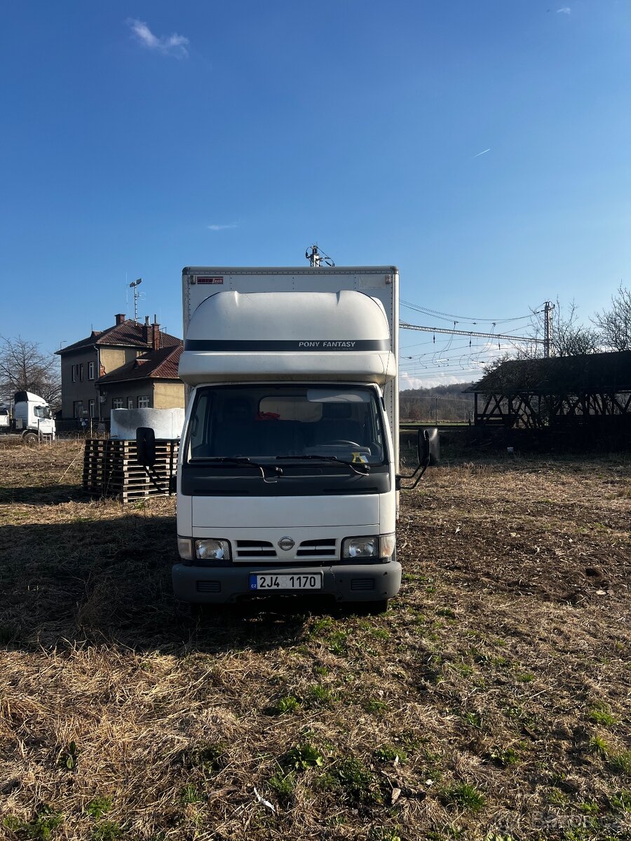 Cabstar skříň 3,0TD 92Kw ložná plocha 480cm řidičák sk. B