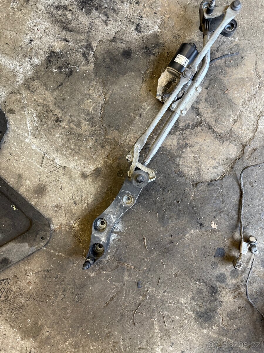 Mechanismus stěračů bmw e60/61