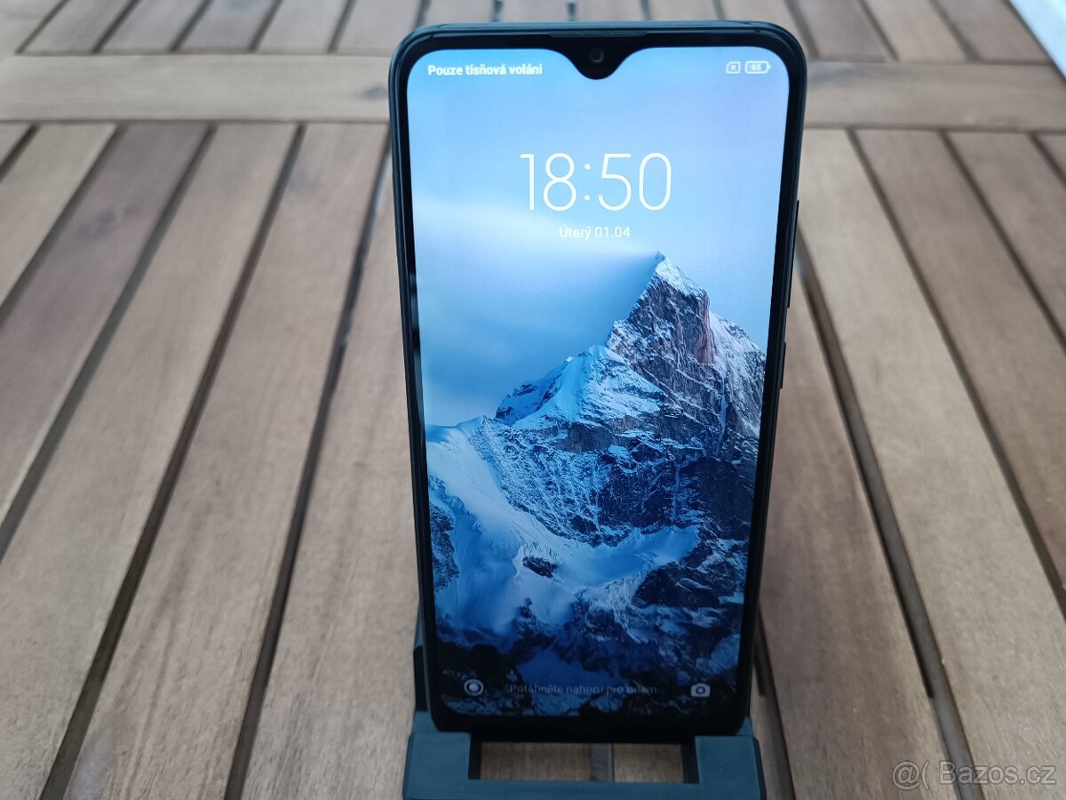 Xiaomi Redmi 8, 3GB RAM, 32GB, lehce vypálený display
