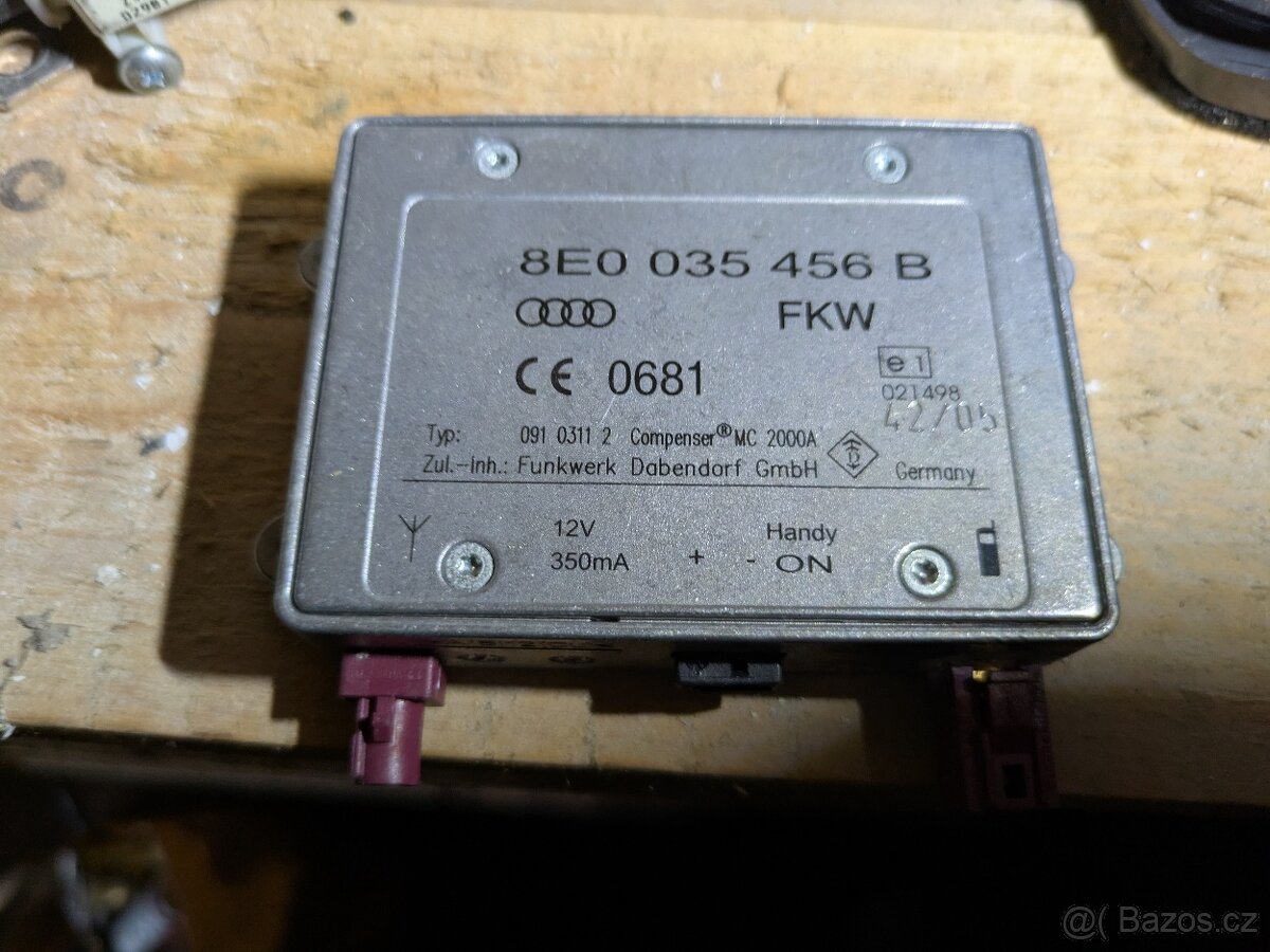 Audi A6 C6 anténní zesilovač