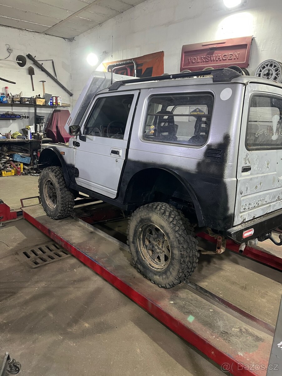 Suzuki Samurai