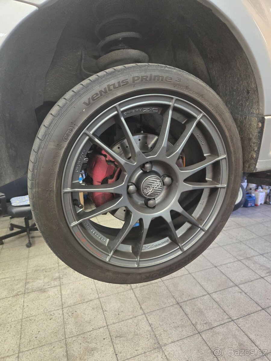 OZ Racing Ultraleggera + pneu Hankook 195/45/16