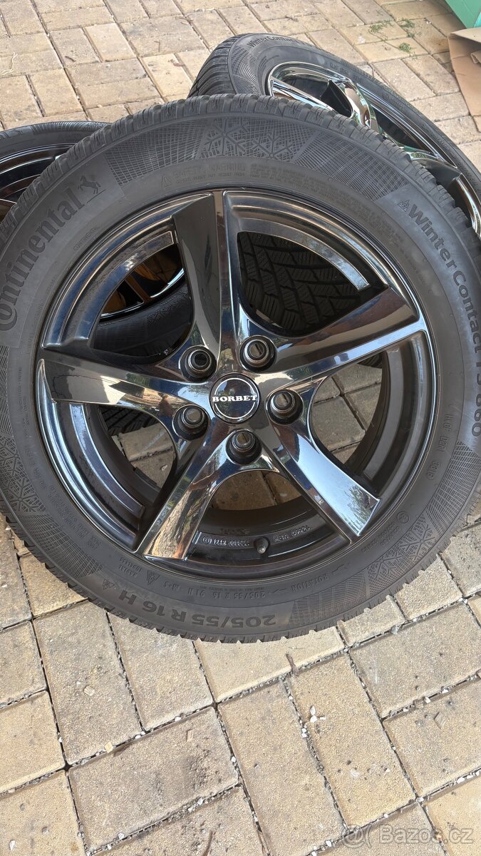 Zimní kompletní kola 16” pneu Continental, disky Borbet