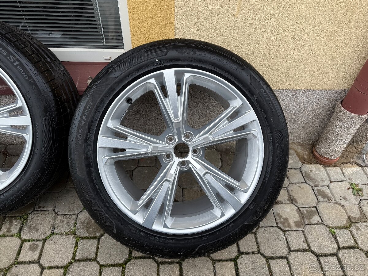 Audi Q8 5x112r21 pneu 285/45r21