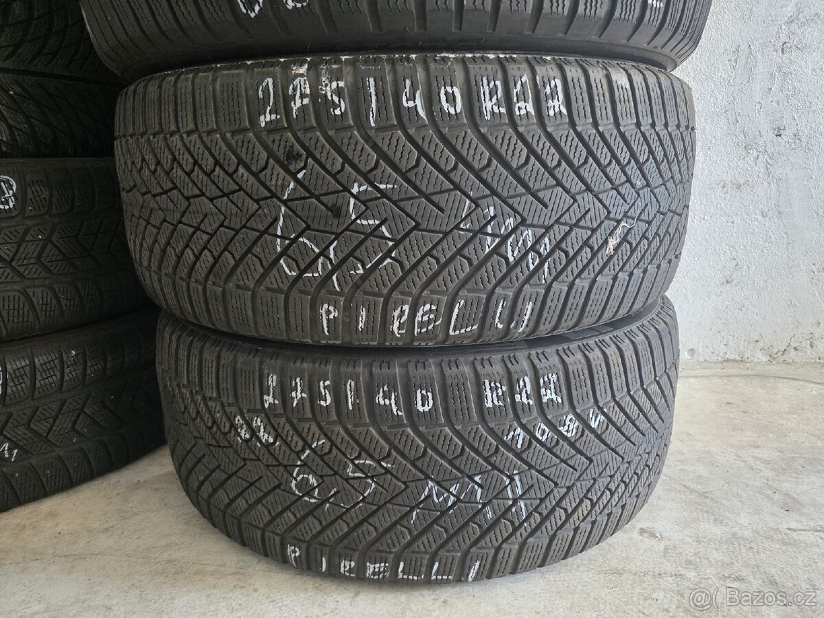 275/40 r22 Pirelli.