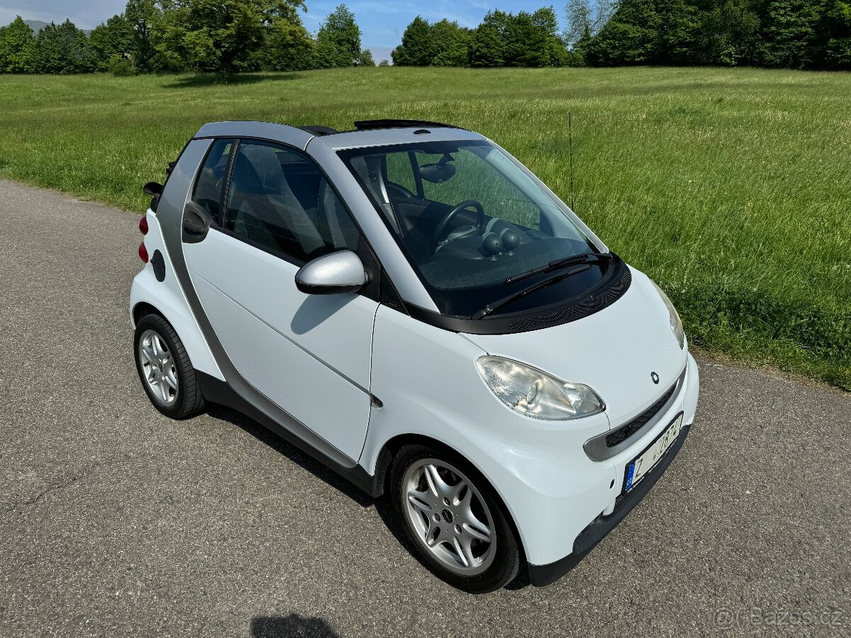 Prodám Smart 451cabrio 1,0 52 kW provoz 2008 110 t km