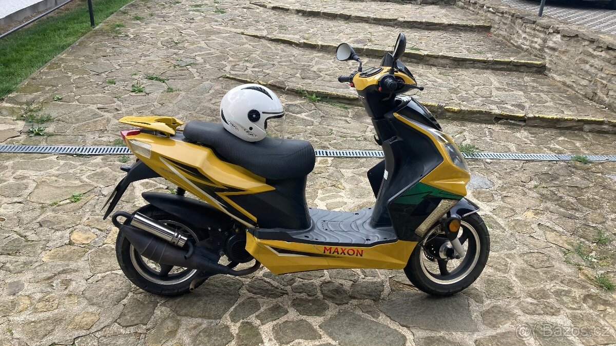 Skútr MAXON FORCER 50