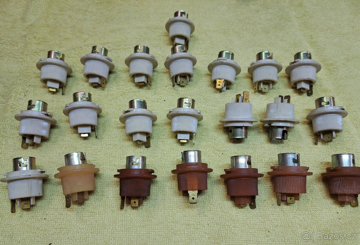 Škoda 105 120 125 130 136 nové objímky žárovek