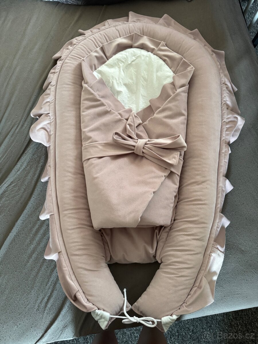 Hnízdečko a zavinovačka