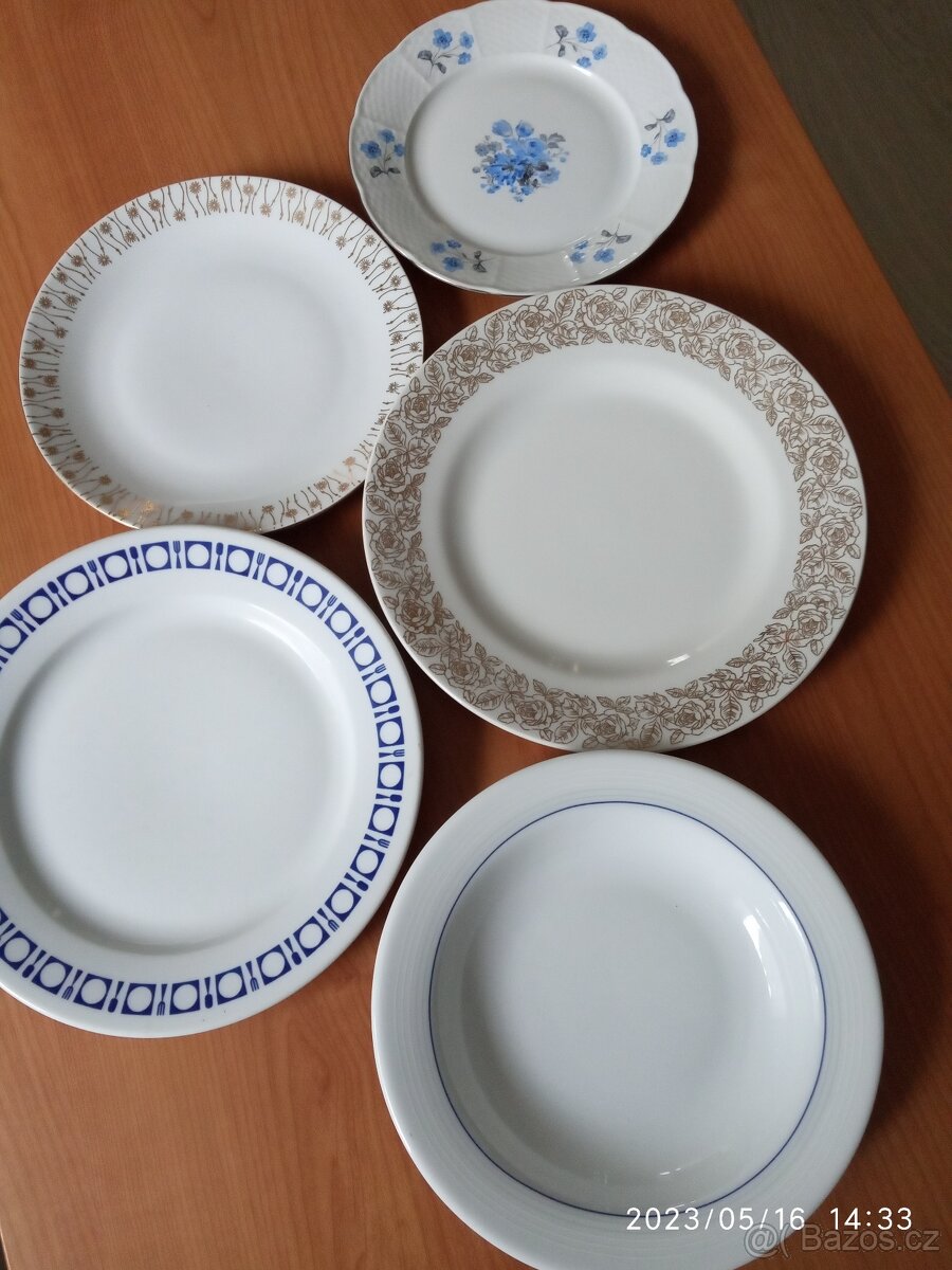 Mix talířů porcelánových, made in Czechoslovakia, 5ks