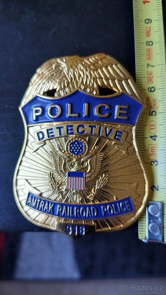 Policejní odznak prodám.