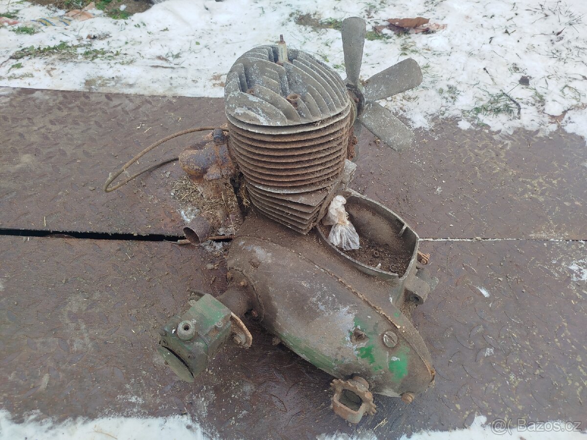 Motor Jawa 250 kývačka na díly levně